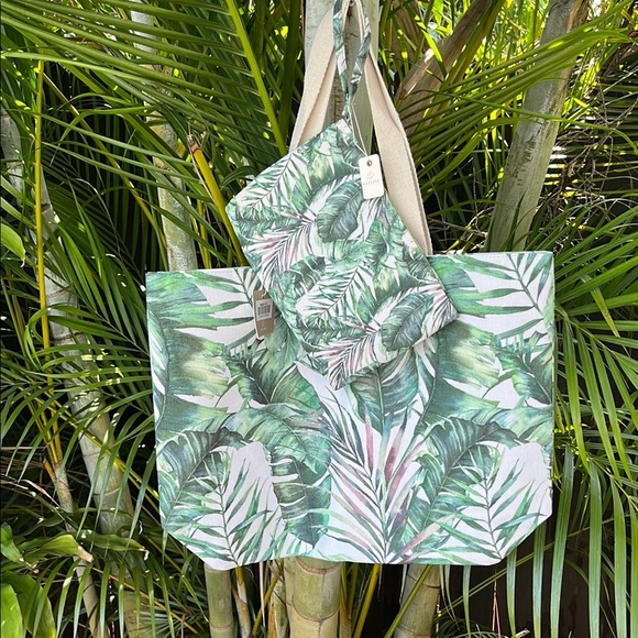 Large Tropical Palm Leaf Print Tote Beach Diaper Bag with Matching Wristlet - Picture 2 of 14